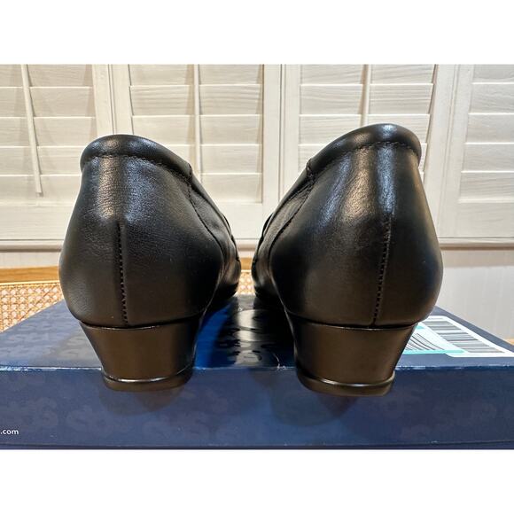 SAS Women's Easier Slip On Loafer Black Leather Size 10 Slim NIB Moccasin Comfy - Picture 8 of 12